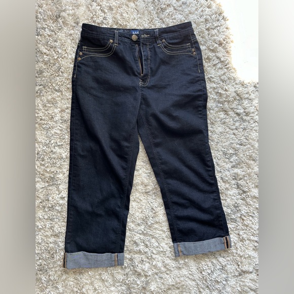 SANTANA Cuffed Dark Wash Denim Rolled Cuff Capri Jeans. Size 8 - Picture 3 of 8